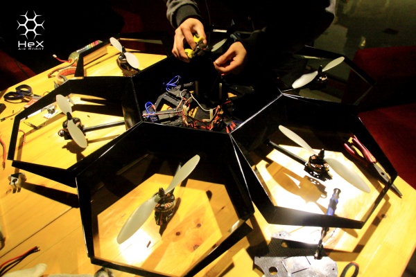 Zbuduj HEX Air Robot dzięki drukarce 3D-6