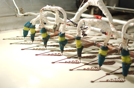 Ośmiogłowicowa drukarka 3D w fabryce czekolady w Afryce7