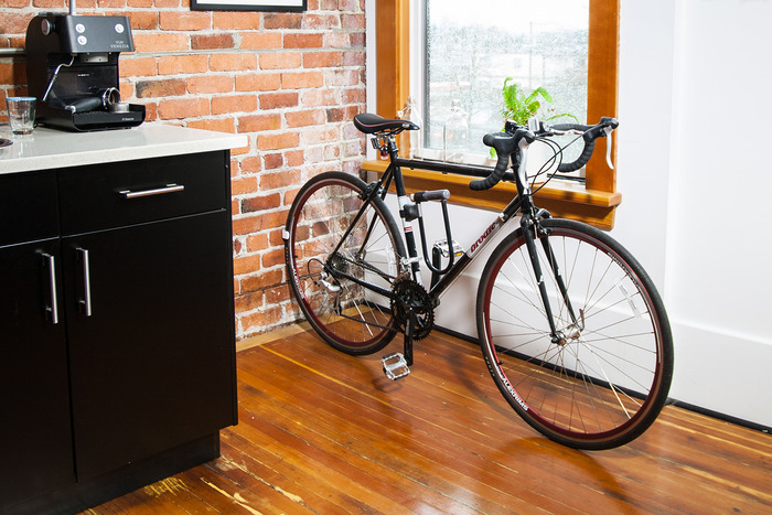Clug – nietypowy stojak na rower na Kickstarterze4