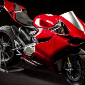 Bardzo szczegółowy, wydrukowany model Ducati 1199