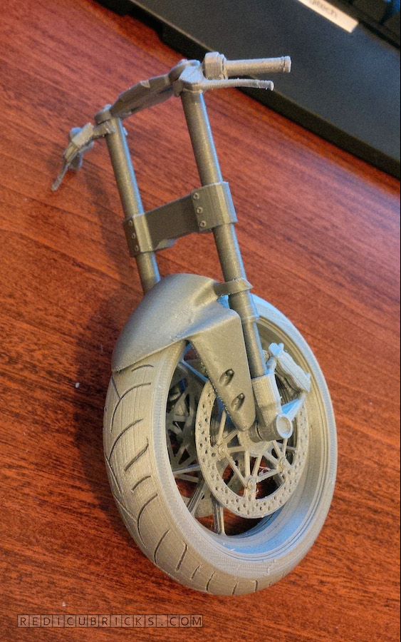 Bardzo szczegółowy, wydrukowany model Ducati 11996