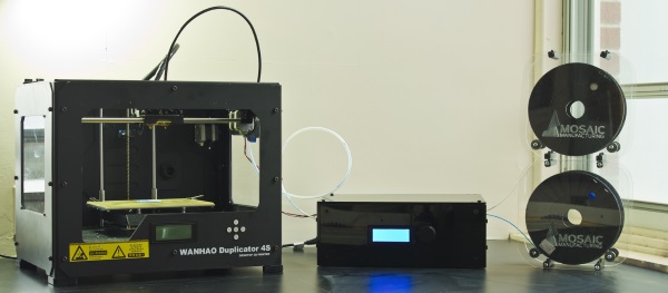 Urządzenie Mosaic umożliwia druk wielokolorowy na jednogłowicowej drukarce 3D-5