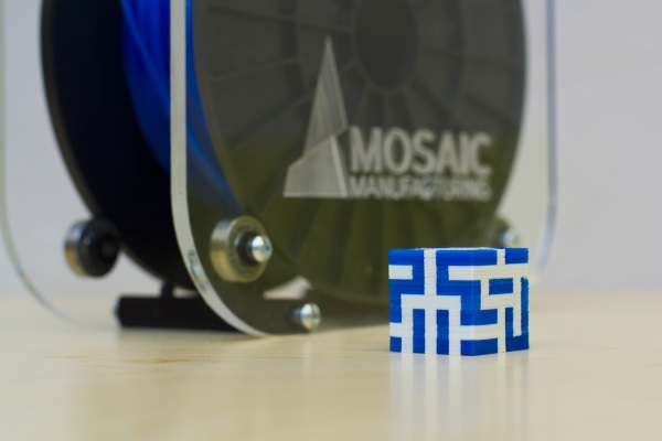 Urządzenie Mosaic umożliwia druk wielokolorowy na jednogłowicowej drukarce 3D-6