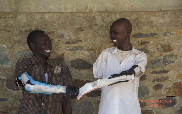 Wydrukowane w 3D protezy ramion dla dzieci w Sudanie