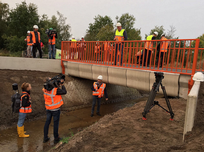 W Holandii otwarto wydrukowany most rowerowy